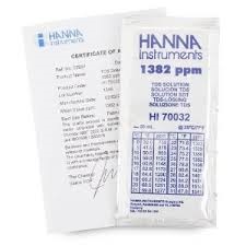 ハンナインスツルメンツ・ジャパン TDS標準液(スタンダードタイプ)1382 ppm @25℃ 証明書付 20mL×25袋 HI 70032C