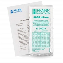 ハンナインスツルメンツ・ジャパン EC標準液(スタンダードタイプ)5000 μS/cm @25℃ 証明書付 20mL×25袋 HI 70039C