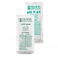 ハンナインスツルメンツ・ジャパン pH/TDS標準液(スタンダードタイプ)pH 7.01&1500ppm 20ml×20(各10袋) HI 77200P