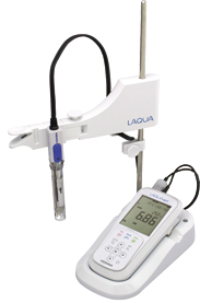 【販売終了】堀場製作所 ポータブルpHメーター D-71LAB 3200619976